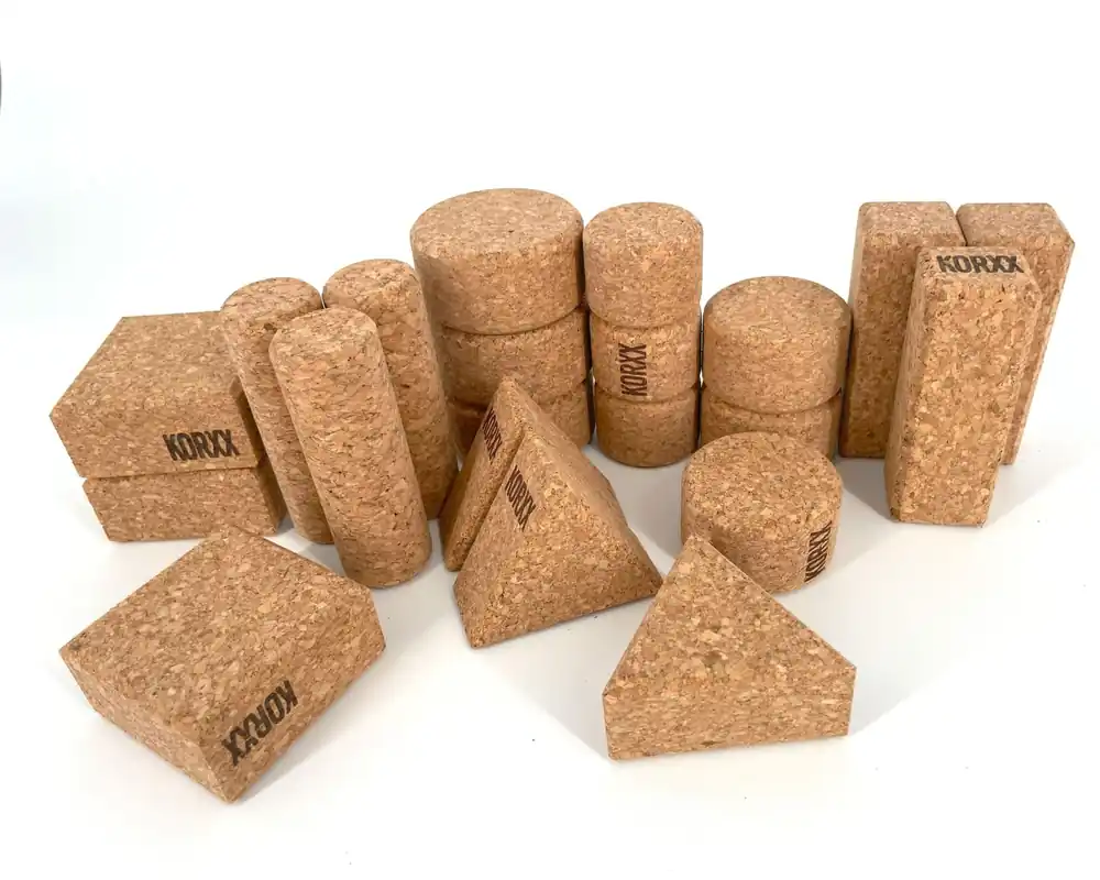Merkproduct KORXX Form Starter - 21 kurk bouwstenen met opbergzak
