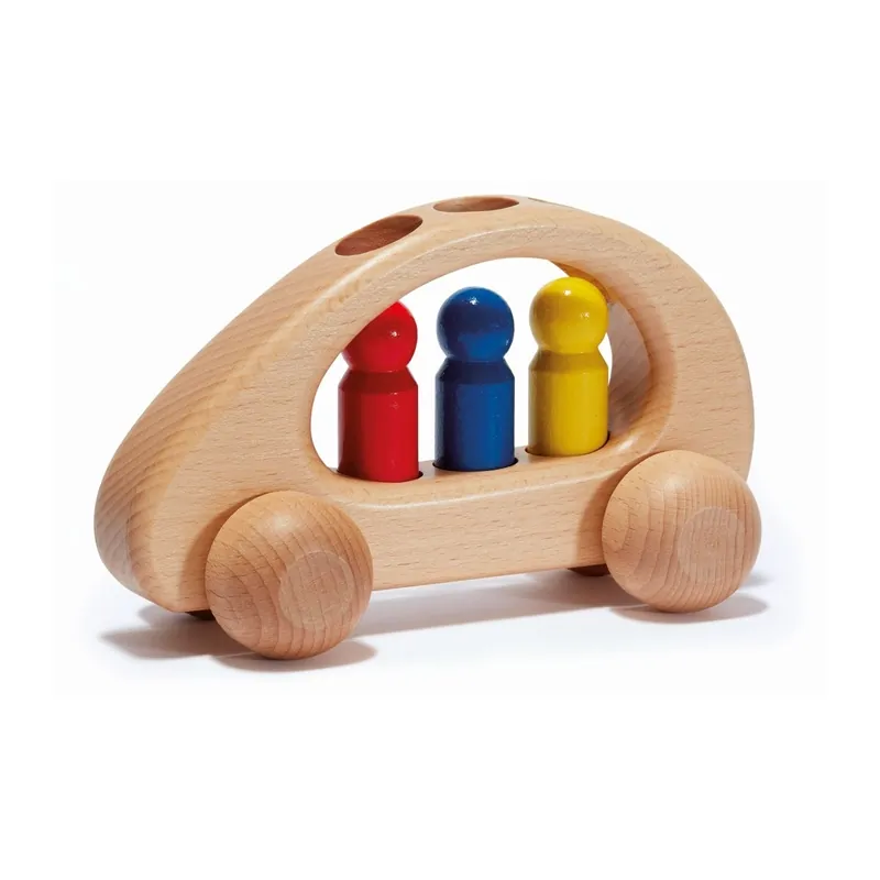 Populair Ostheimer Familieauto met 3 figuren voor reizen in open spel
