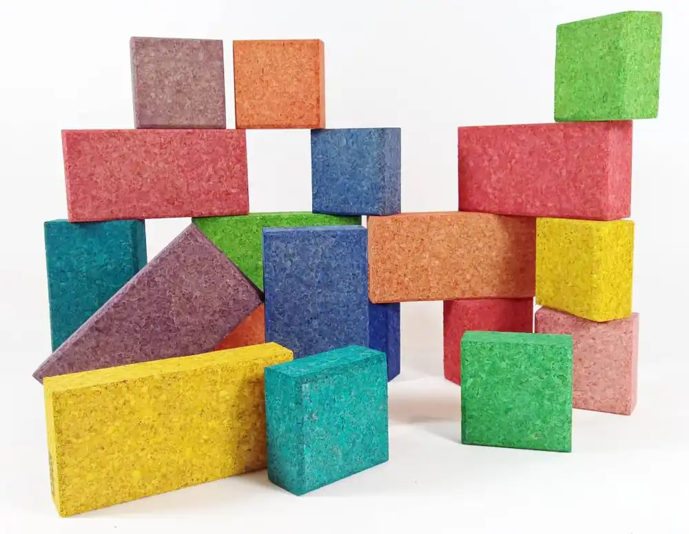 Lage Kosten KORXX Cuboid C Edu - 38 gekleurde kurk blokken in een vilten box