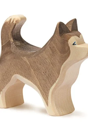 Bestseller Ostheimer Sledehond staand als houten hondenfiguur voor open spel