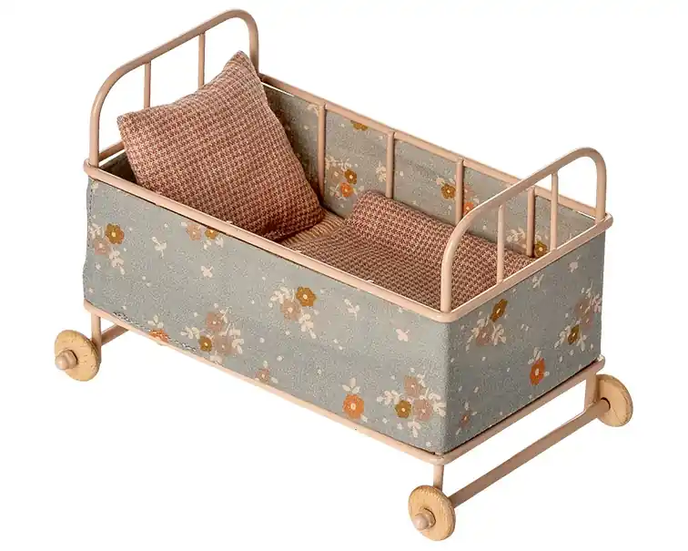 Dagaanbieding Maileg metalen babybed, Cot bed Micro, Powder