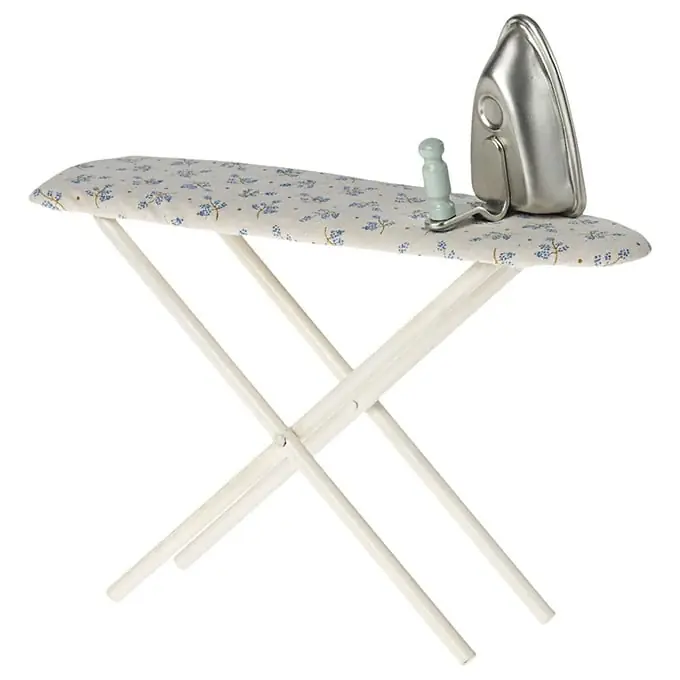Maileg strijkplank met strijkijzer, Blue, hoogte 13cm Hete Deal