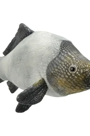Op = Op Wild Planet karper knuffel - grijs - pluche - 32 cm