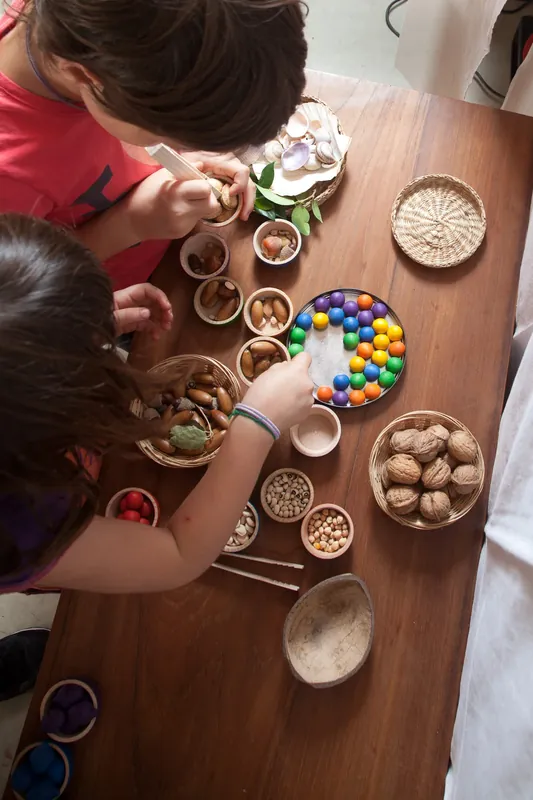 Bestel Nu Grapat 6 regenboog bakjes met 36 knikkers 3 jr+