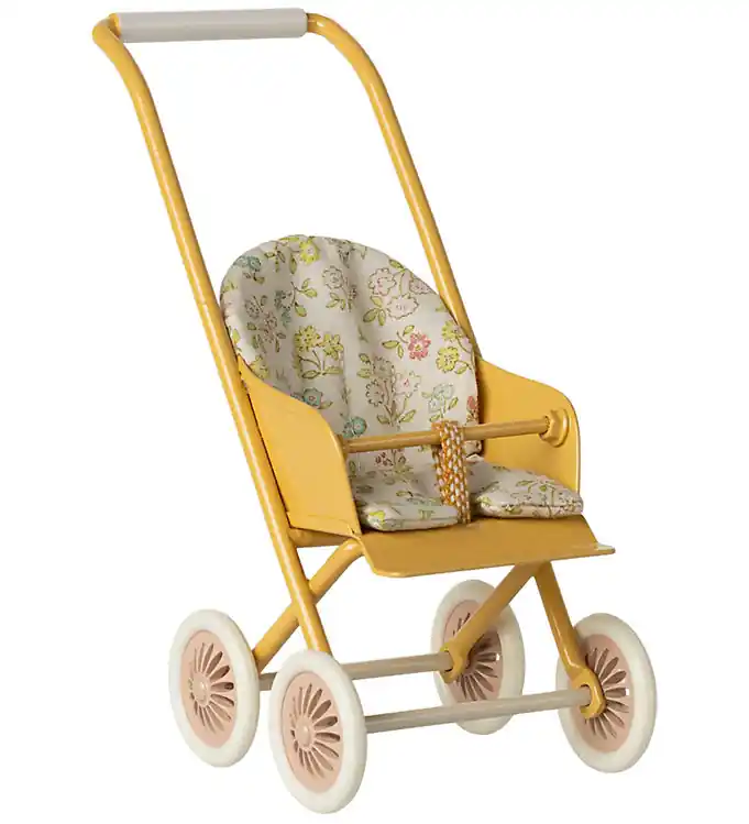 Maileg Miniatuur Buggy - Micro - Geel Op = Op