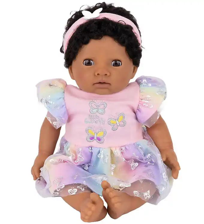 Tiny Treasures Pop m. Zwart krullend haar - Vlinderdas/Rainbow Uitverkoop